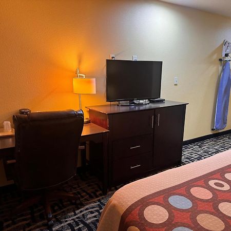 Hotel Super 8 By Wyndham Pasadena Extérieur photo