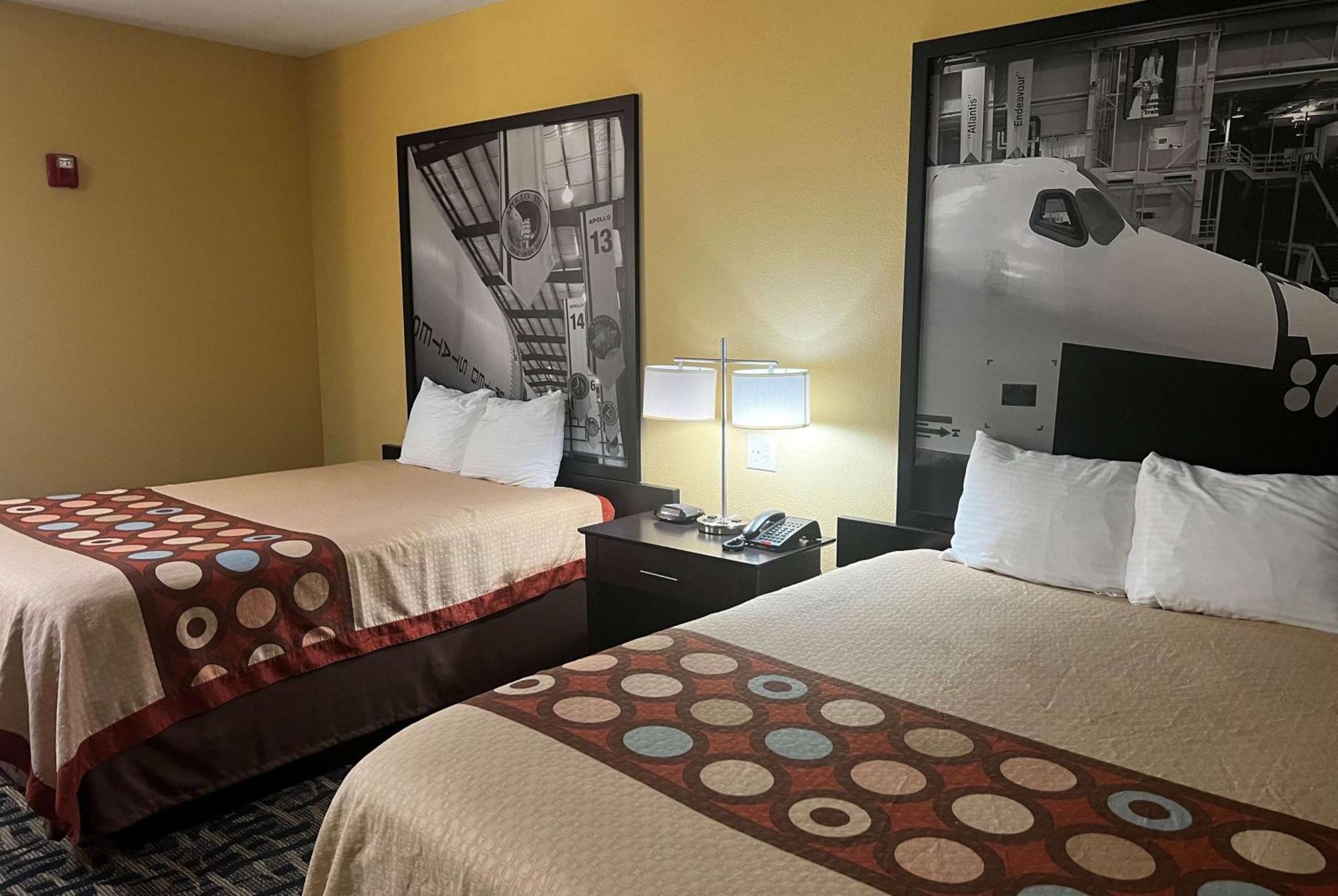 Hotel Super 8 By Wyndham Pasadena Extérieur photo