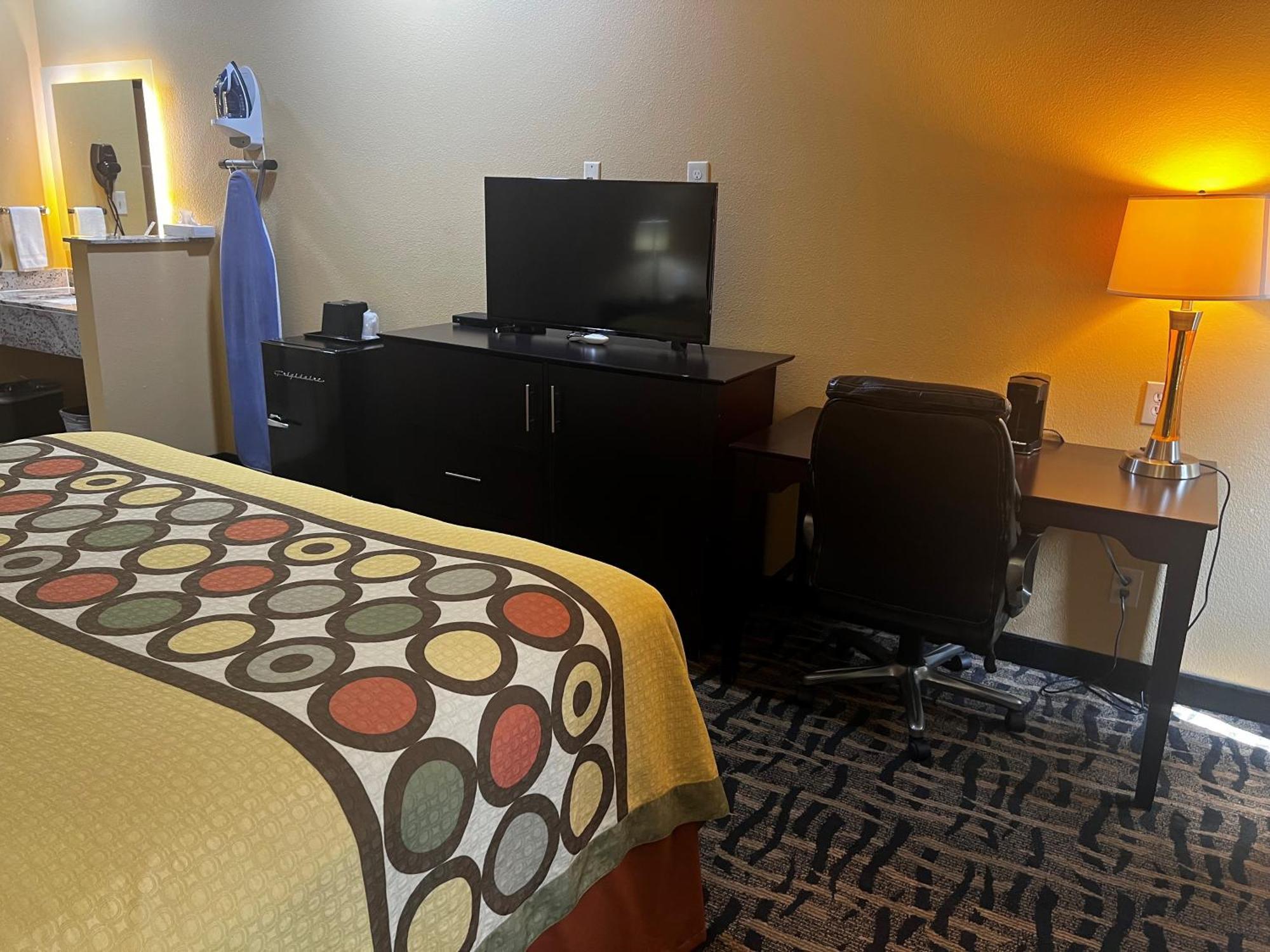 Hotel Super 8 By Wyndham Pasadena Extérieur photo