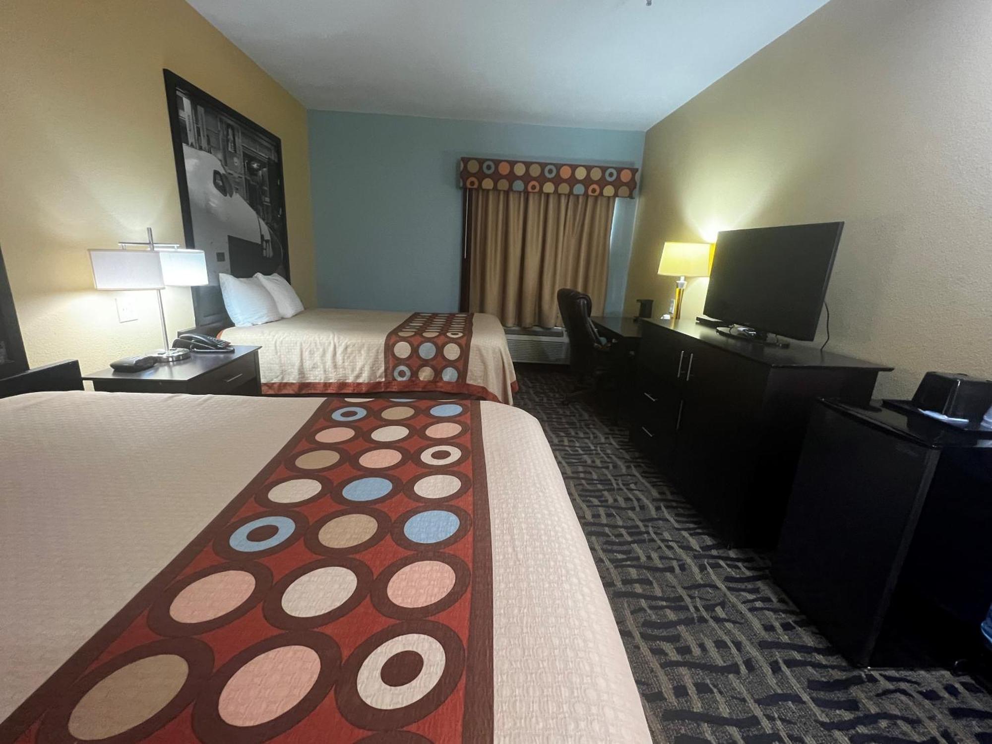Hotel Super 8 By Wyndham Pasadena Extérieur photo